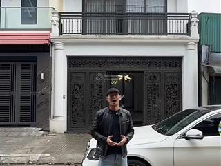 Nhà đáng mua  dt 90m2  vừa ở vừa kinh doanh  nhà 5 tầng thang máy  giá tốt