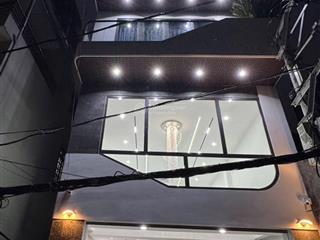 Hiếm  lô góc 3 mặt thoáng  8 tầng  dt 71m2 mt 5m