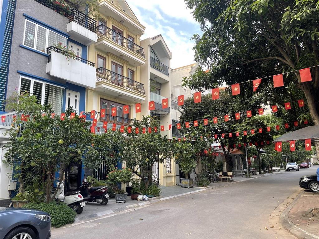 Bt liền kề 120m2 full nội thất chính chủ cần bán nhanh