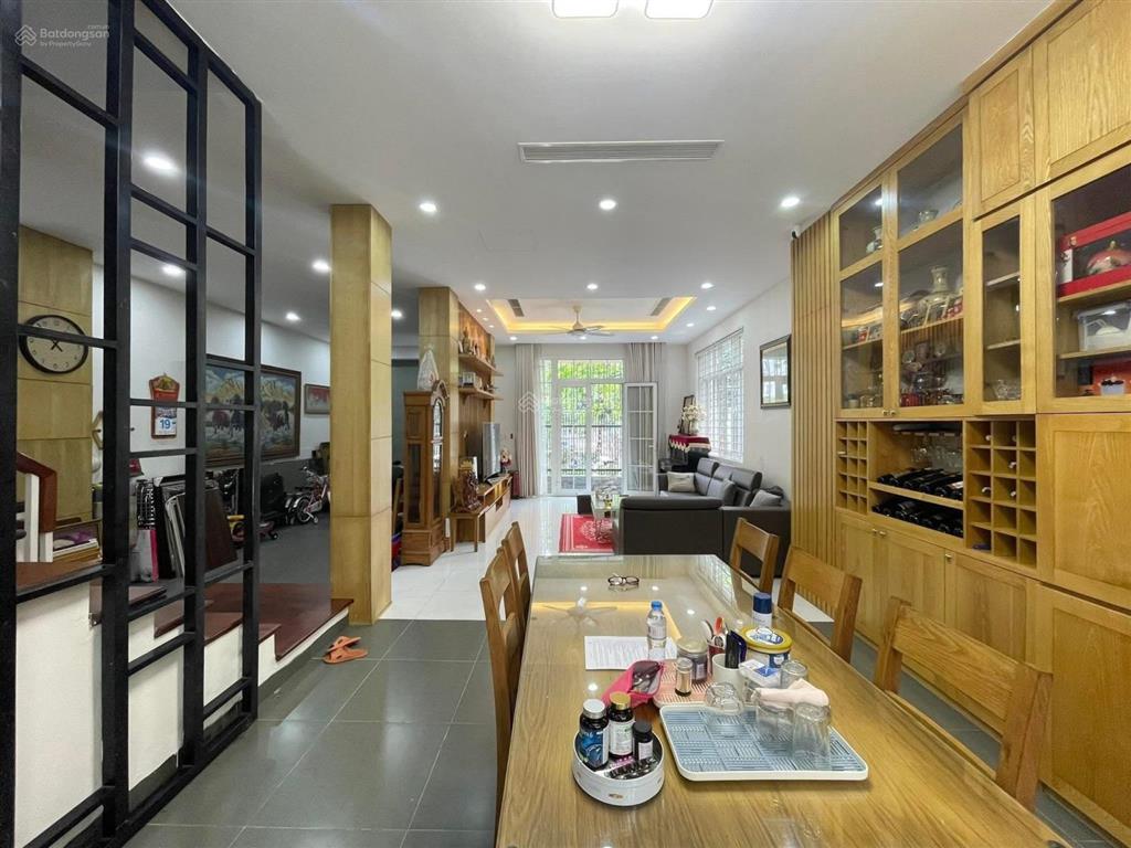 Độc đáo  biệt thự song lập  170m2  giá bán nhanh 36 tỷ