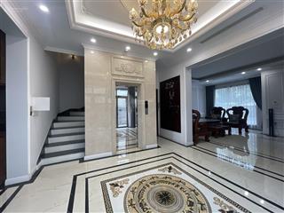 Hoa khôi song lập vinhomes harmony  thang máy  gần hồ 12ha  dt 180m2  giá hợp lý