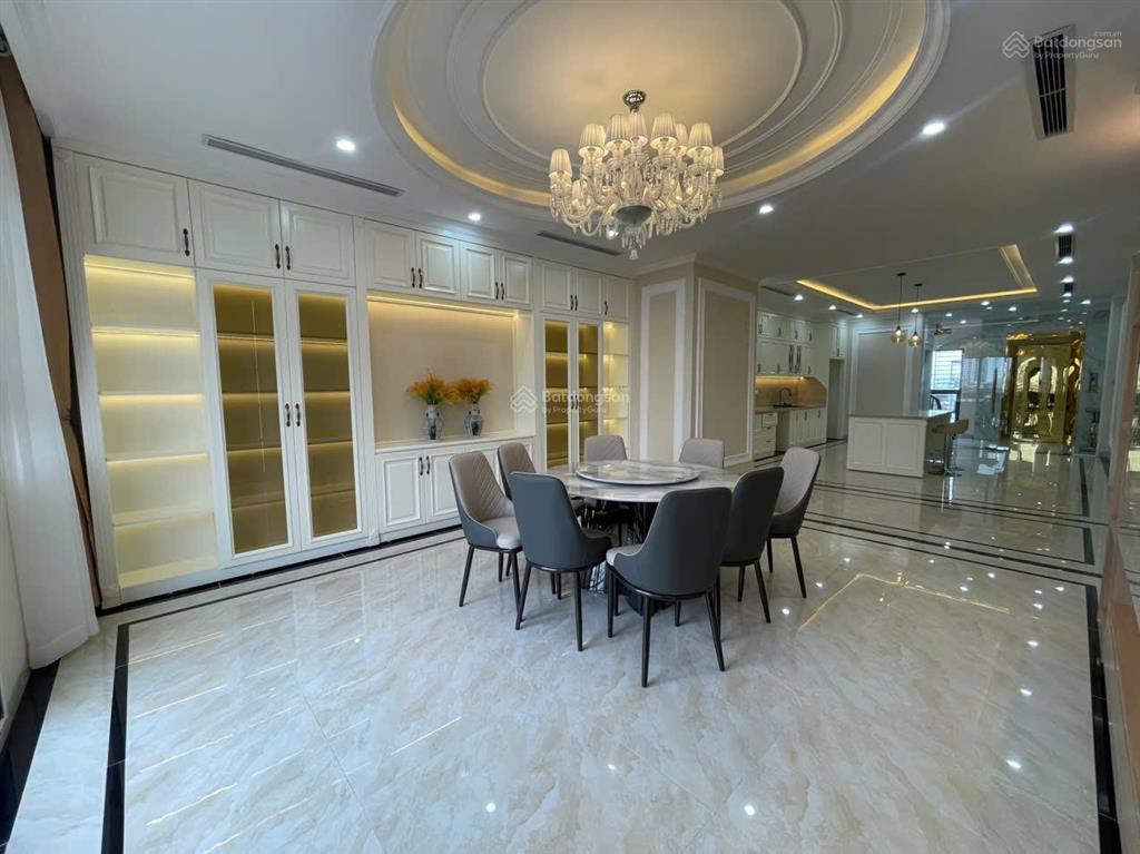 Nhà khu phân lô cán bộ  dt 90m²  xây 7 tầng thang máy  đẹp long lanh  về ở luôn