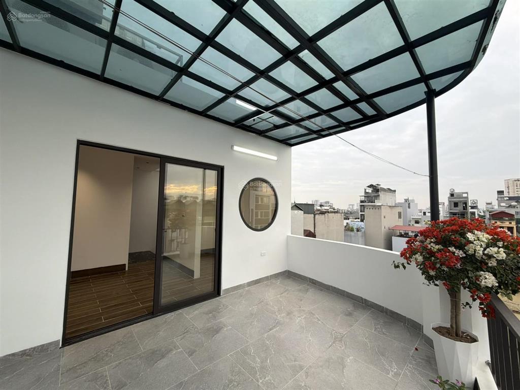 Thông số lý tưởng  nhà 38m2  lô góc  6 tầng thang máy  gara  sát cạnh đường hồng tiến 40m