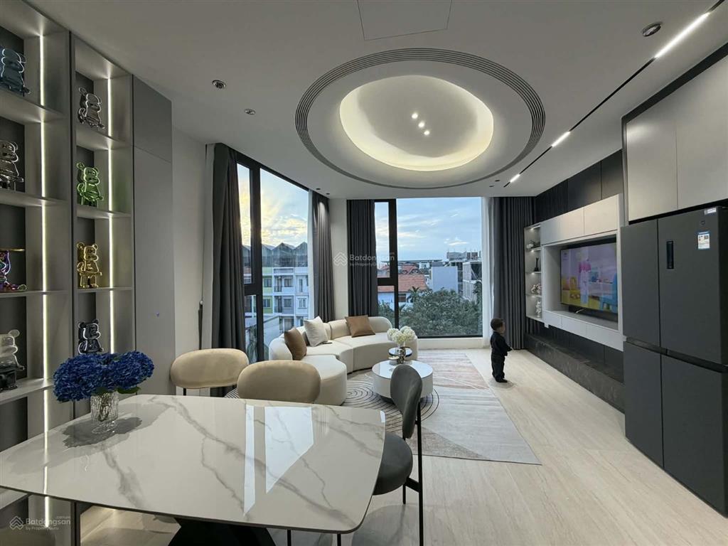 Thông số lý tưởng  nhà 38m2  lô góc  6 tầng thang máy  gara  sát cạnh đường hồng tiến 40m