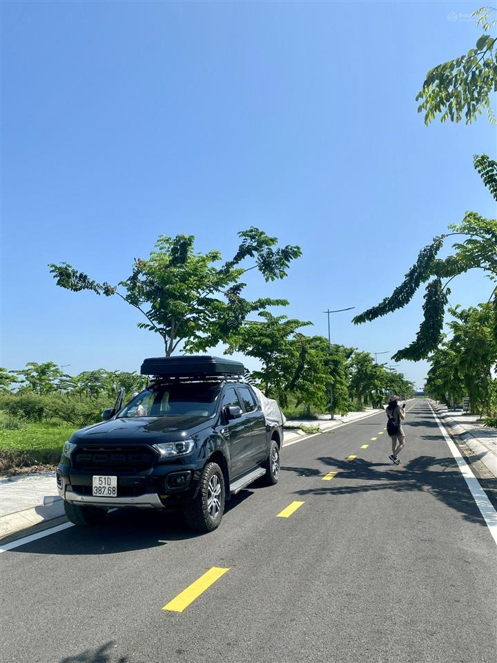 Tôi chính chủ cần cắt lỗ 2 lô liền kề đối diện tttm dự án dragon pearl, giá 1tỷ7, 90m2, sổ sẵn