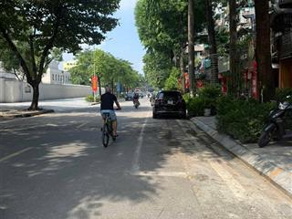 Bán tập thể tầng 2 tại vạn bảo, văn cao, ba đình, 39m2, sử dụng 60m2, 2 ngủ. hơn 4 tỷ