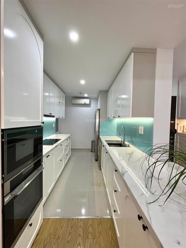 Bán nhanh căn 3pn  110m2, view hồ bơi, nhà nội thất cao cấp, hướng đông nam