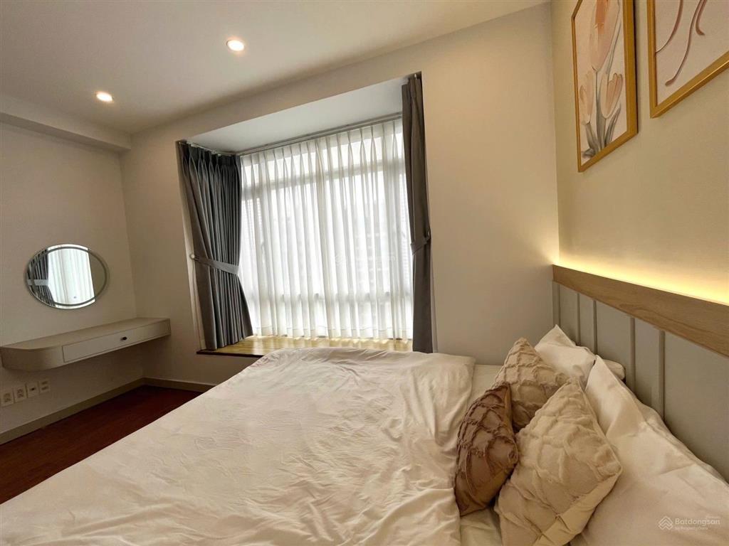 Bán nhanh căn 3pn  110m2, view hồ bơi, nhà nội thất cao cấp, hướng đông nam