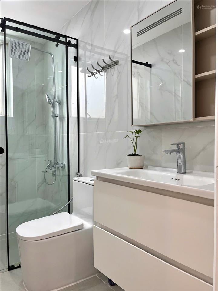 Bán nhanh căn 3pn  110m2, view hồ bơi, nhà nội thất cao cấp, hướng đông nam
