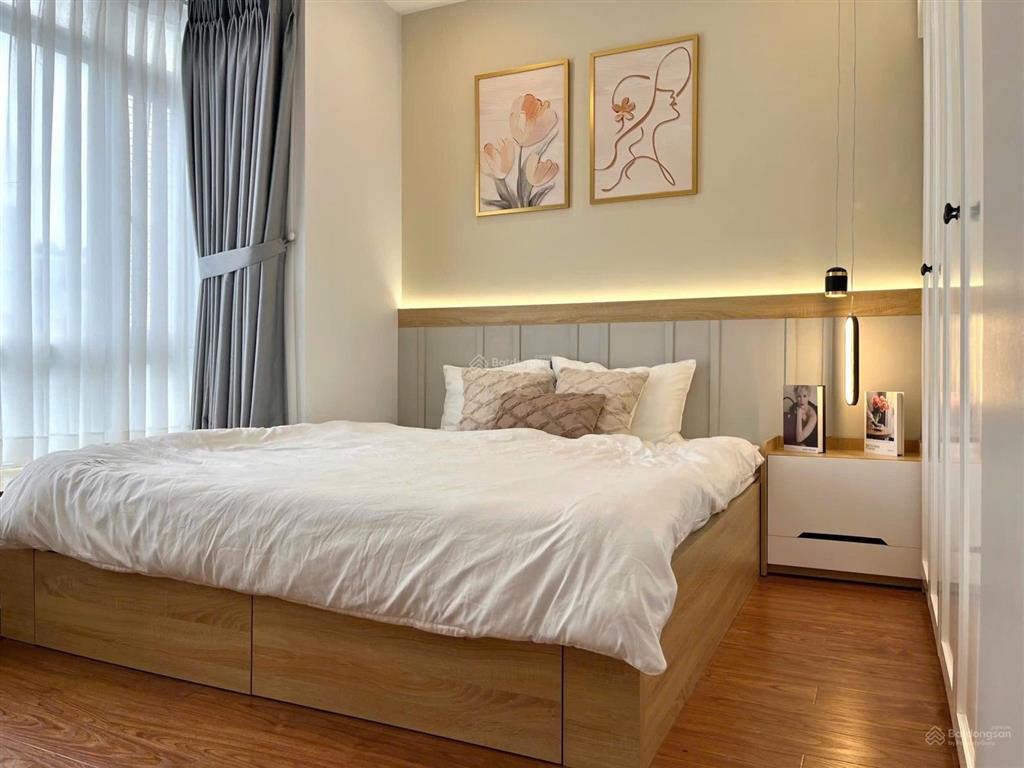 Bán nhanh căn 3pn  110m2, view hồ bơi, nhà nội thất cao cấp, hướng đông nam