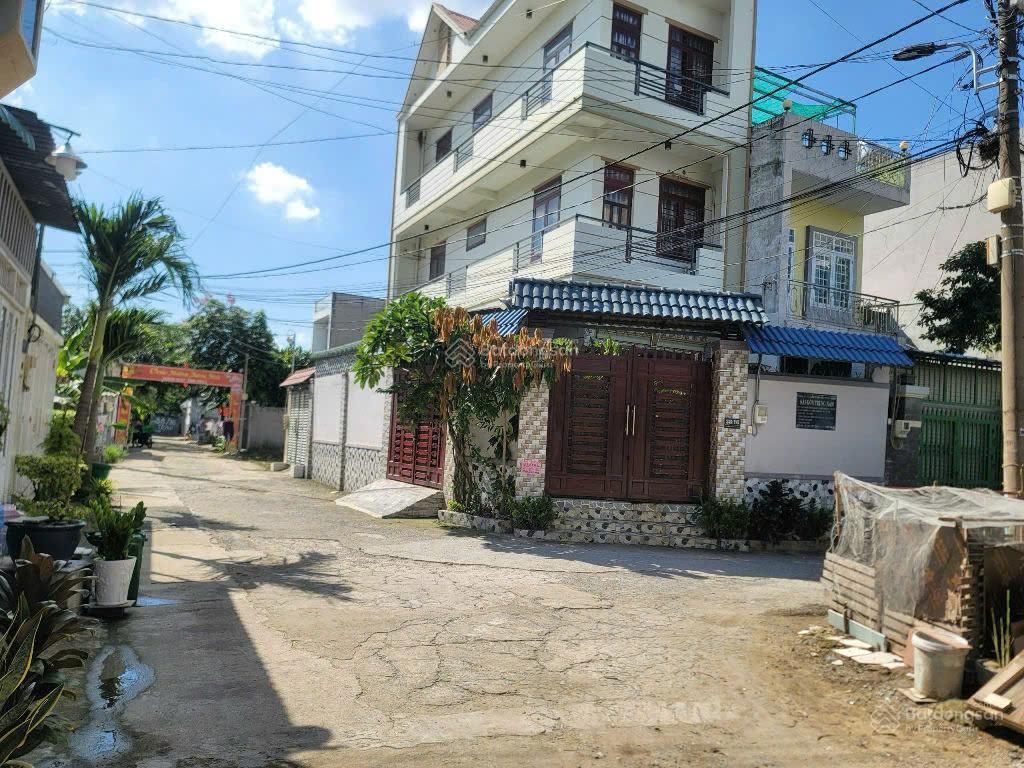 Cần tiền bán đất gần vinhomes quận 9, giá siêu tốt 30 giảm còn 26 tỷ hẻm xe tải