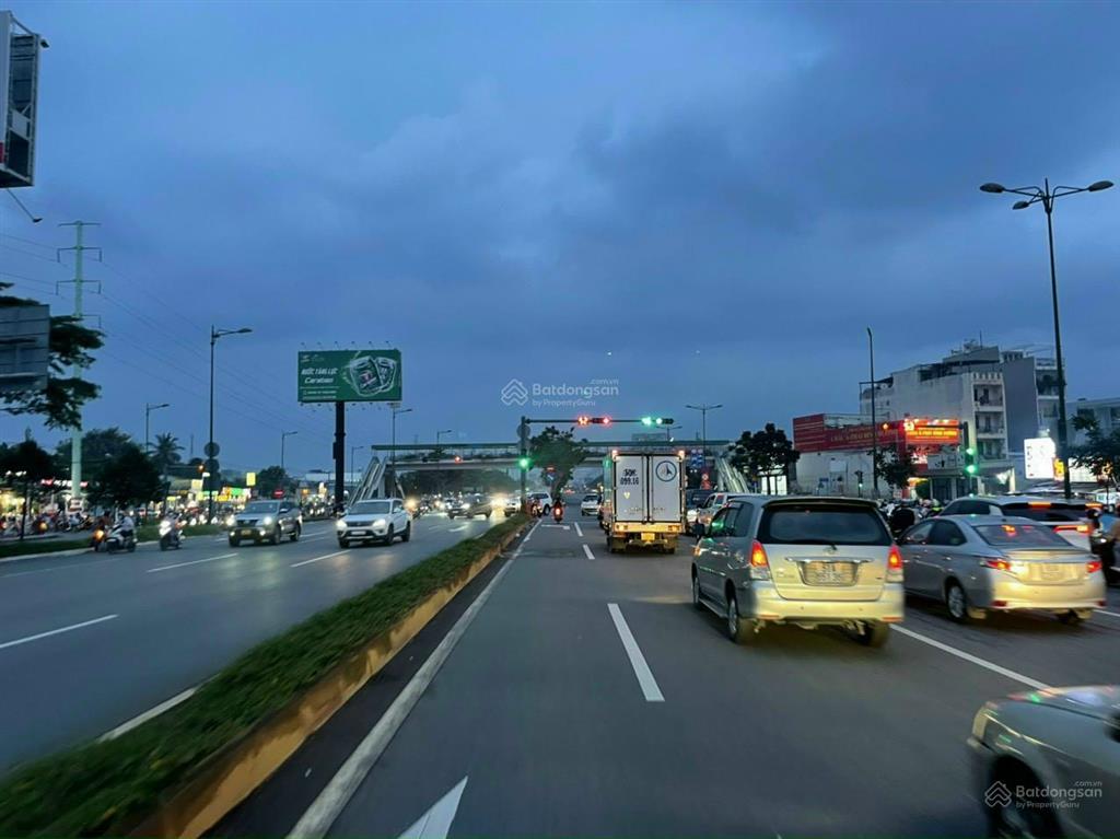 Bán nhà mt trường chinh, dt 9 x 25m, cn 220m2, cấp 4, có hđt 40tr/th