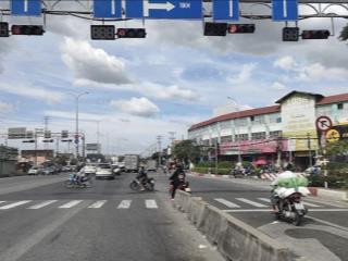 Bán nhà 2 mt 32m đường c12, dt 4.5 x 15m, cấp 4, sầm uất