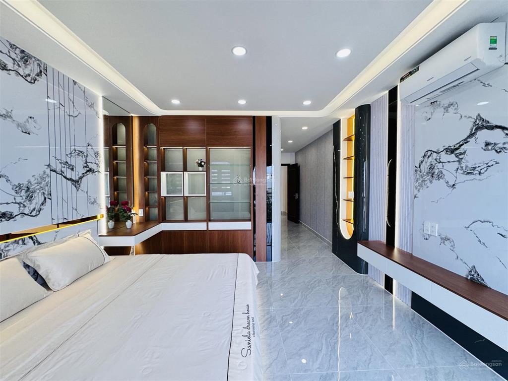 Bán nhà đẹp ngay trung tâm sát bên siêu thị trục đường nguyễn văn lượng p16 gò vấp