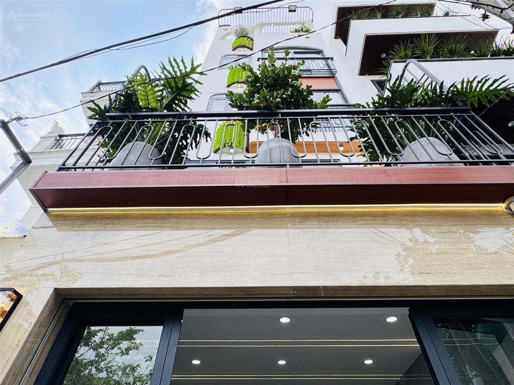 Bán nhà đẹp ngay trung tâm sát bên siêu thị trục đường nguyễn văn lượng p16 gò vấp