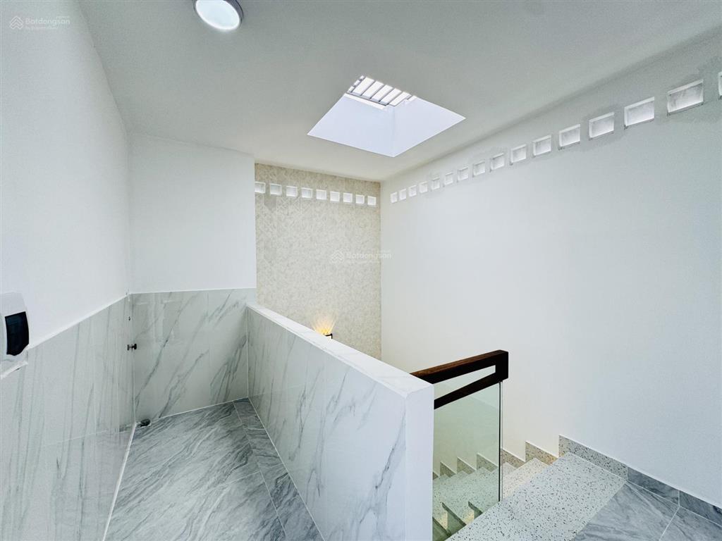 Bán nhà đẹp ngay trung tâm sát bên siêu thị trục đường nguyễn văn lượng p16 gò vấp