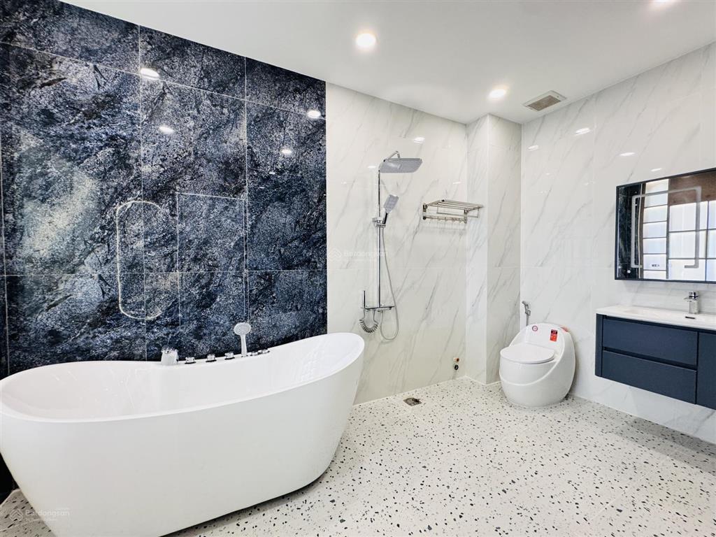 Bán nhà đẹp ngay trung tâm sát bên siêu thị trục đường nguyễn văn lượng p16 gò vấp