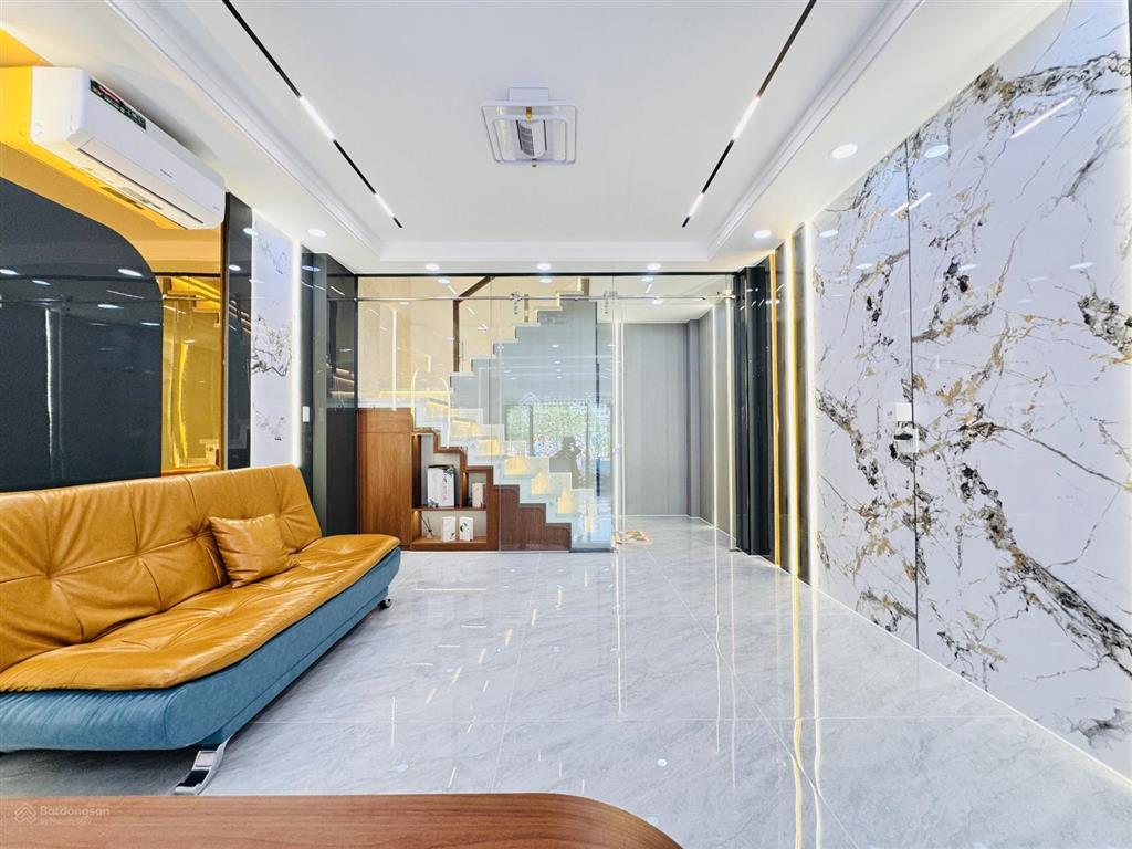 Bán nhà đẹp ngay trung tâm sát bên siêu thị trục đường nguyễn văn lượng p16 gò vấp