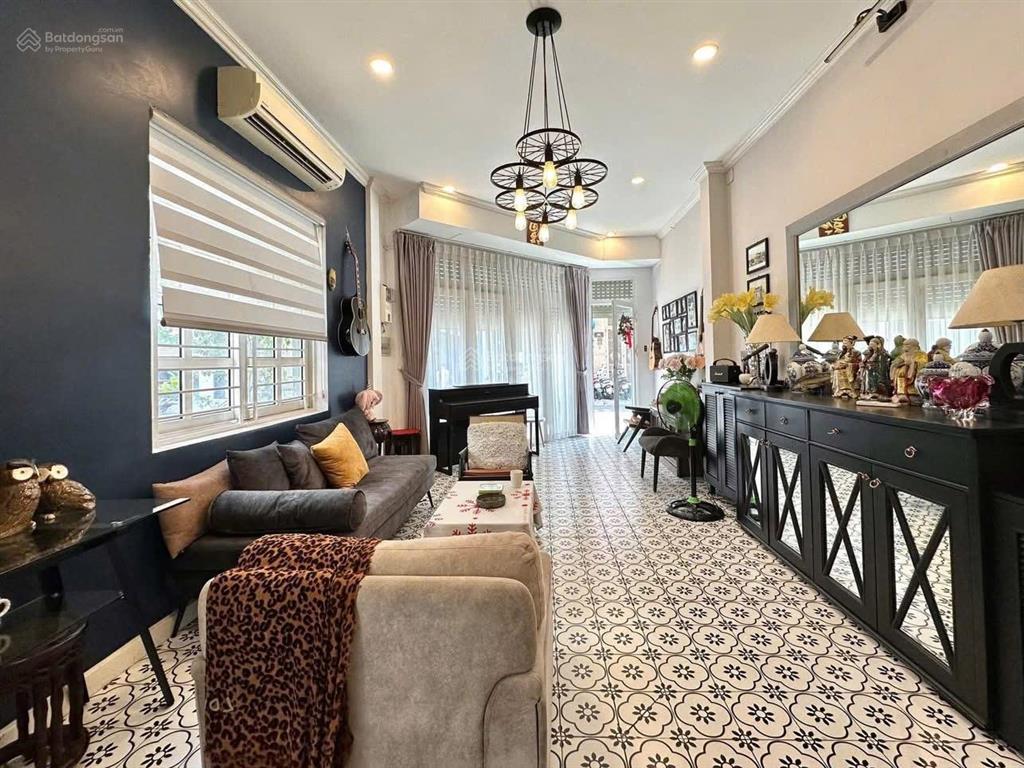 Bán căn gốc mt 131 đường hoa lan, p. 2, phú nhuận, (4x16m) nhà đẹp, giá 25,5 tỷ tl