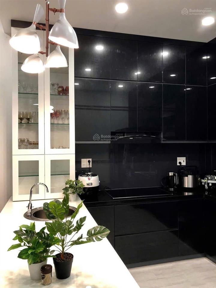 Bán căn gốc mt 131 đường hoa lan, p. 2, phú nhuận, (4x16m) nhà đẹp, giá 25,5 tỷ tl