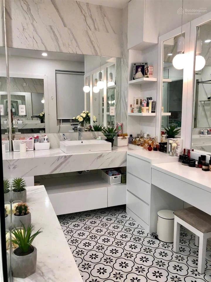 Bán căn gốc mt 131 đường hoa lan, p. 2, phú nhuận, (4x16m) nhà đẹp, giá 25,5 tỷ tl