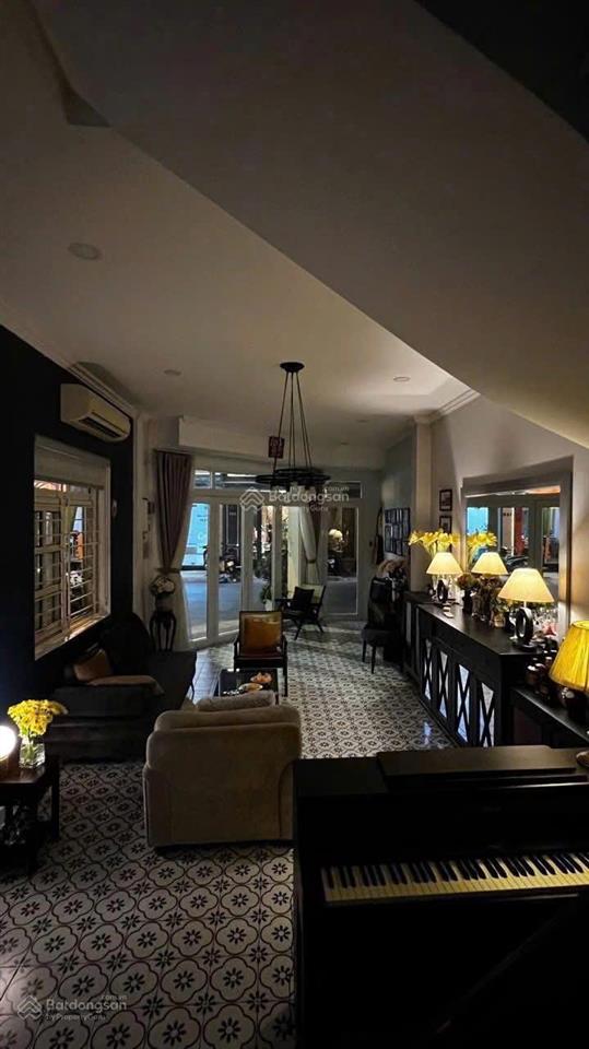 Bán căn gốc mt 131 đường hoa lan, p. 2, phú nhuận, (4x16m) nhà đẹp, giá 25,5 tỷ tl