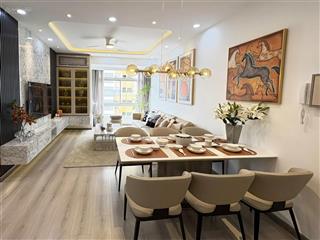 Bán căn hộ căn góc, sky garden ii, phú mỹ hưng, quận 7, giá bán 8,2 tỷ, 91m2, sổ hồng  0914 163 ***