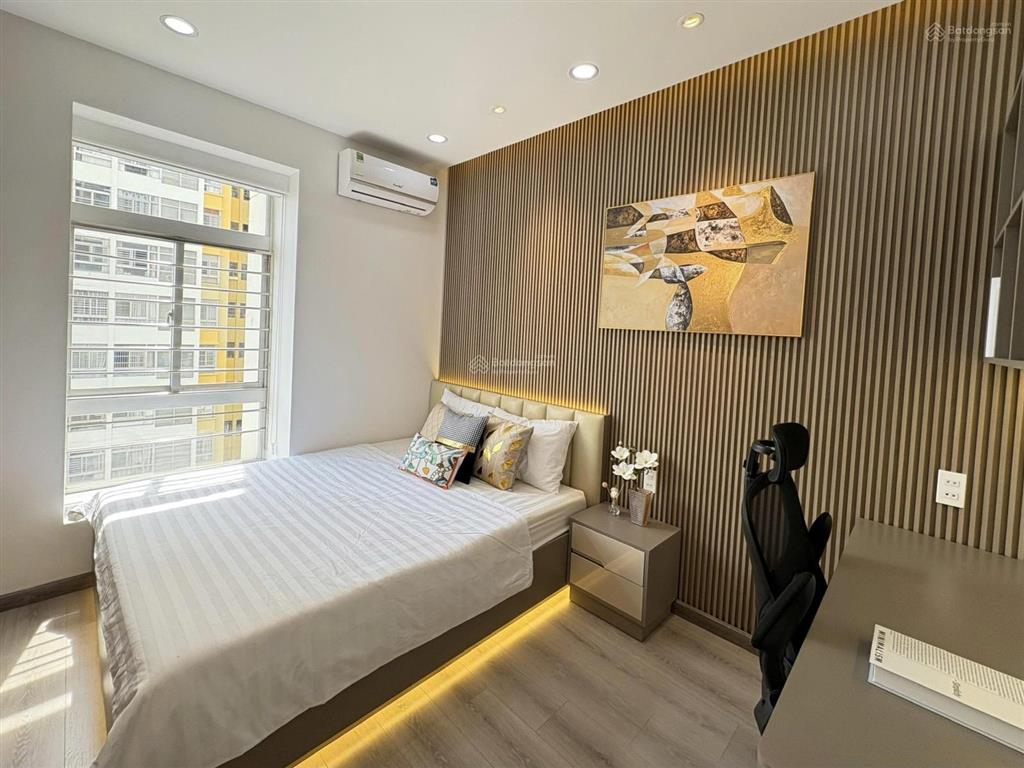 Bán căn hộ căn góc, sky garden ii, phú mỹ hưng, quận 7, giá bán 8,2 tỷ, 91m2, sổ hồng  0914 163 ***