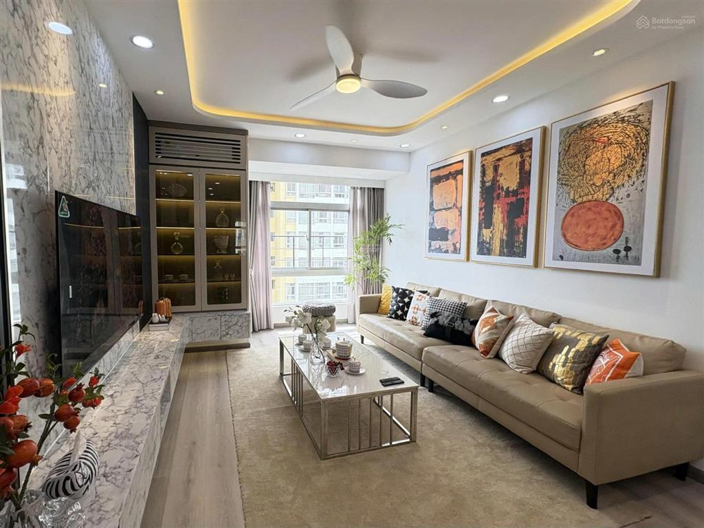 Bán căn hộ căn góc, sky garden ii, phú mỹ hưng, quận 7, giá bán 8,2 tỷ, 91m2, sổ hồng  0914 163 ***