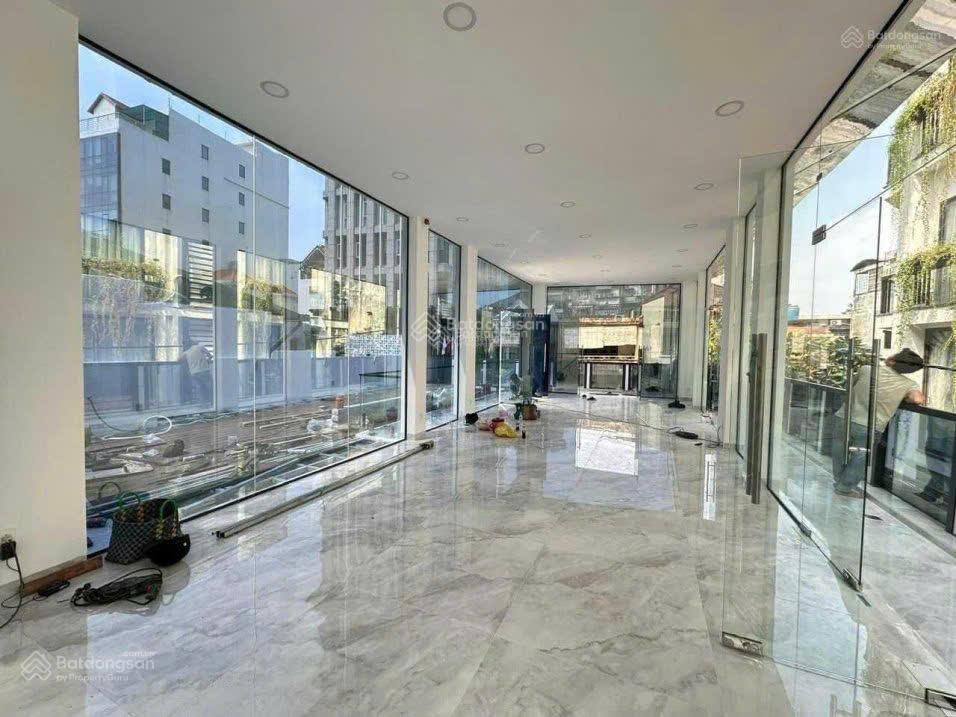 21 + 23a thạch thị thanh, tân định, quận 1. dt 9.5x17m giá 66 tỷ tl