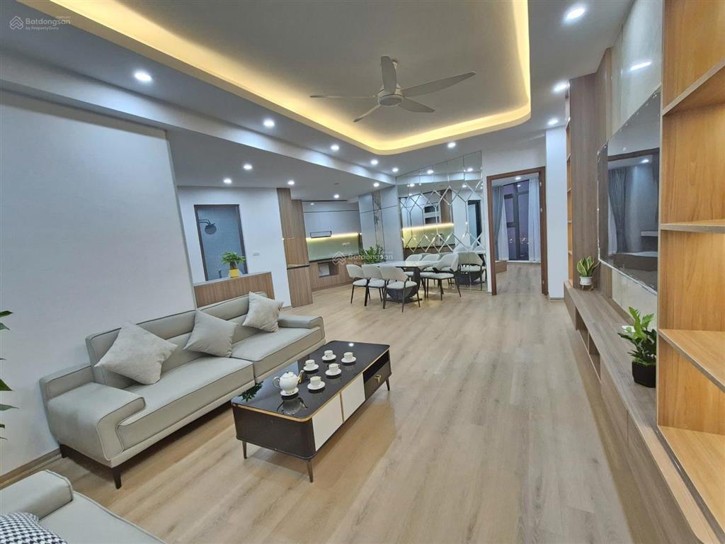 Tôi chính chủ cần bán căn hộ 3 phòng ngủ 110m2 tòa ct5b mễ trì thượng, full đồ cao cấp, sổ lâu dài