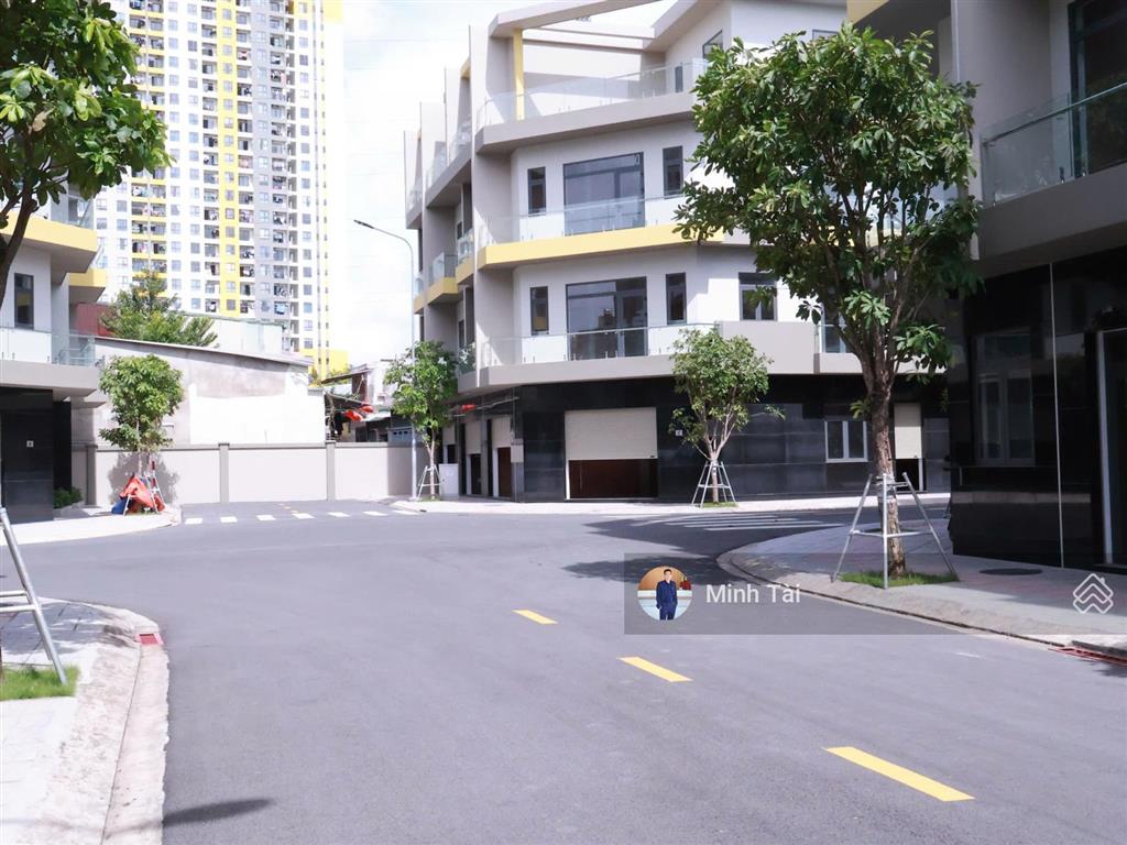 Cần bán nhà phố 64m². giá bán 7.744 tỷ, nhà xây sẵn, tại khu đô thị bcons city  dự án uni valley