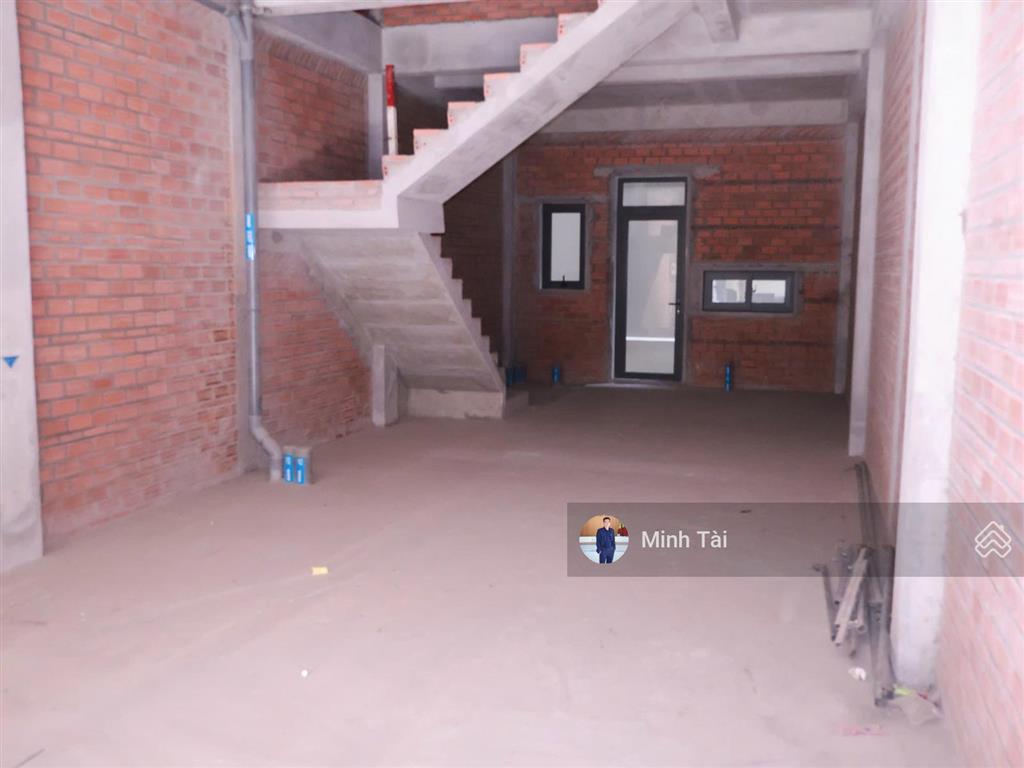 Cần bán nhà phố 64m². giá bán 7.744 tỷ, nhà xây sẵn, tại khu đô thị bcons city  dự án uni valley