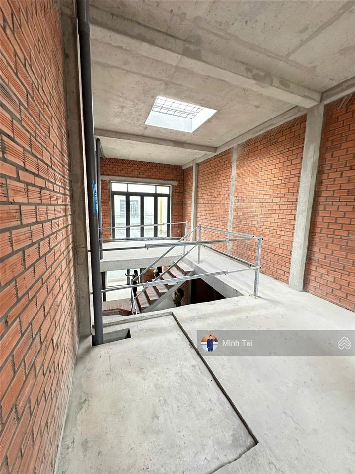 Cần bán nhà phố 64m². giá bán 7.744 tỷ, nhà xây sẵn, tại khu đô thị bcons city  dự án uni valley