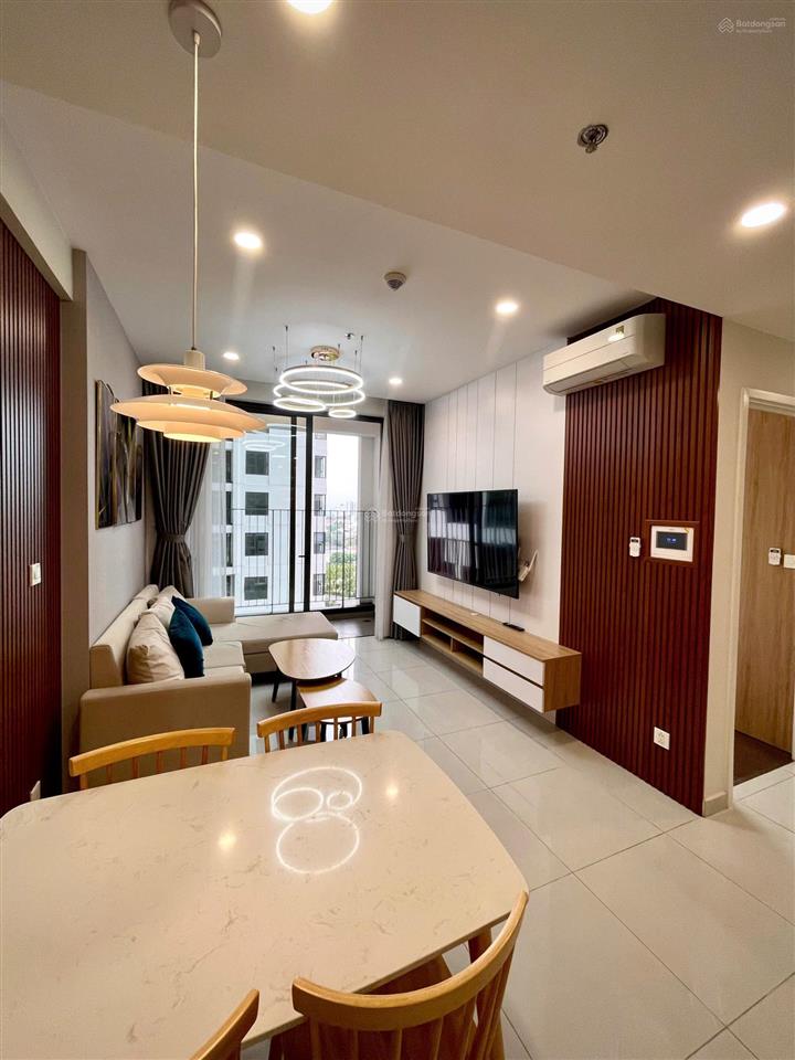 Cho thuê căn hộ 2 phòng ngủ nội thất siêu đẹp chỉ 9 triệu cc the emerald golf view