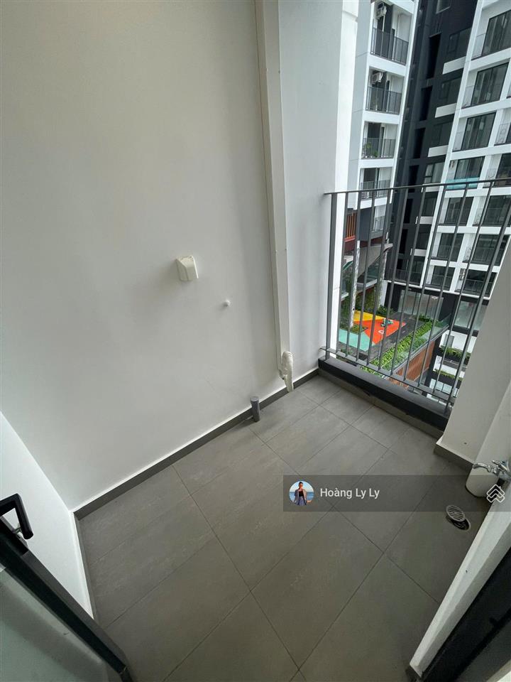 Cho thuê căn hộ 1 phòng ngủ 2 máy lạnh chỉ 6 triệu chung cư the emerald golf view