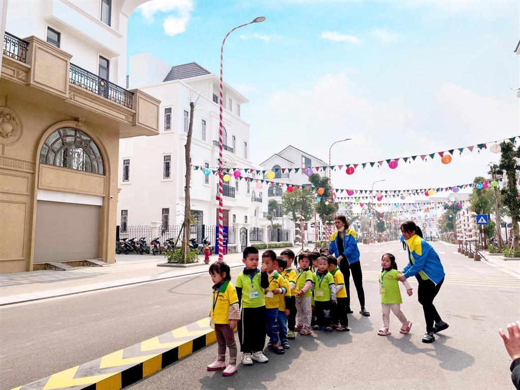 Bán nhà 2 mặt đường view hồ tại mạnh đức victory từ sơn, suất ngoại giao, sổ cầm tay.  0326 569 ***