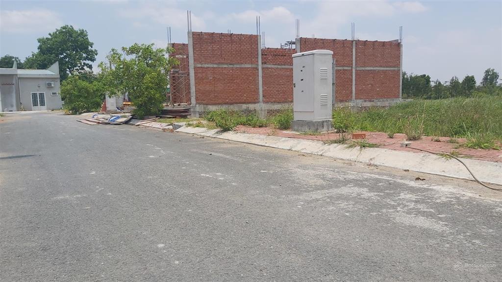 Cần bán đất tại long hòa 90m2, gần chợ rạch kiến, gần các trường học giá 1.58 tỷ, shr