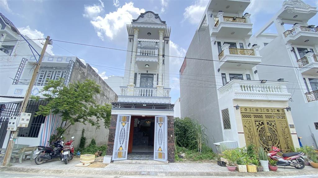 Bán nhà đẹp giá rẻ cát tường phú sinh nhà 3 tấm nhà mới 100% shr hoàn tặng nội thất cao cấp xịn xò