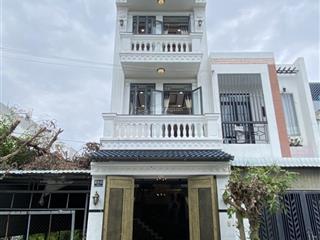 Bán nhà đối diện công viên tặng nội thất nhà mới 4 tấm shr hoàn công hổ trợ vay ngân hàng lên 70%