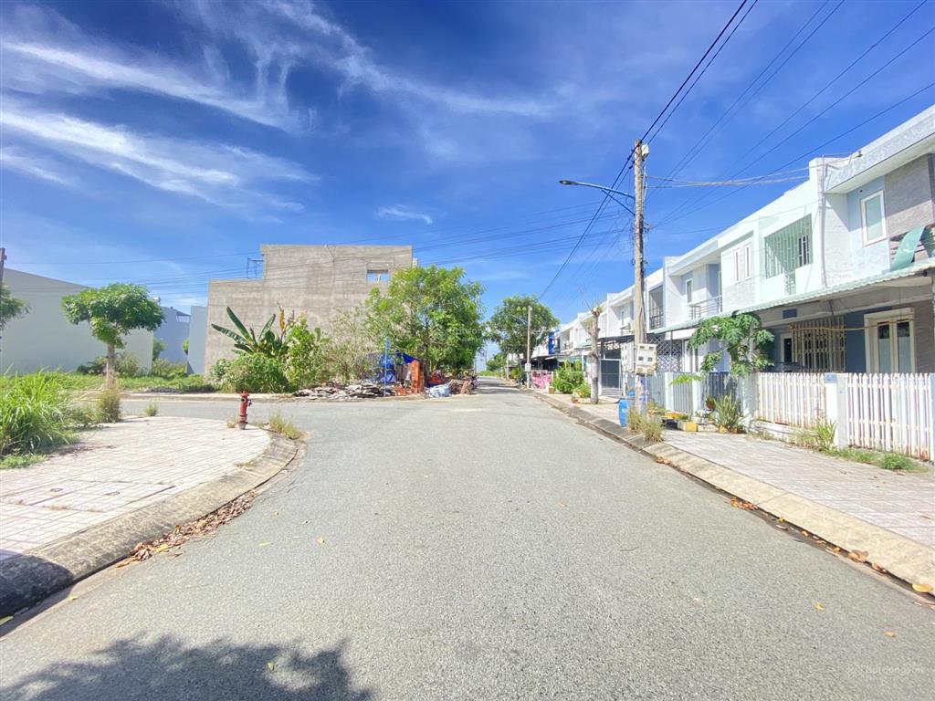 Bán nhà cát tường phú sinh sổ hồng riêng giá rẻ nhà 1 trệt 1 lầu hoàn công giá  1.27tỷ tl bao hết