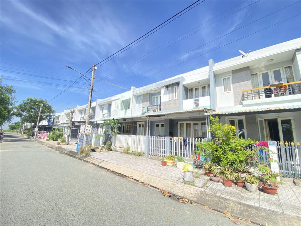 Bán nhà cát tường phú sinh sổ hồng riêng giá rẻ nhà 1 trệt 1 lầu hoàn công giá  1.27tỷ tl bao hết