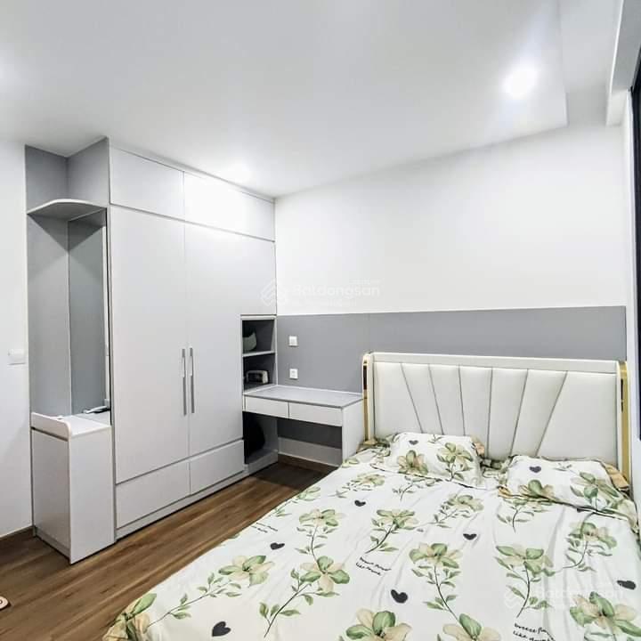 Bán gấp cc 2pn 2wc tại rose town, dv1 69 triệu/m2, 78m2, hoàng mai, hà nội full đồ