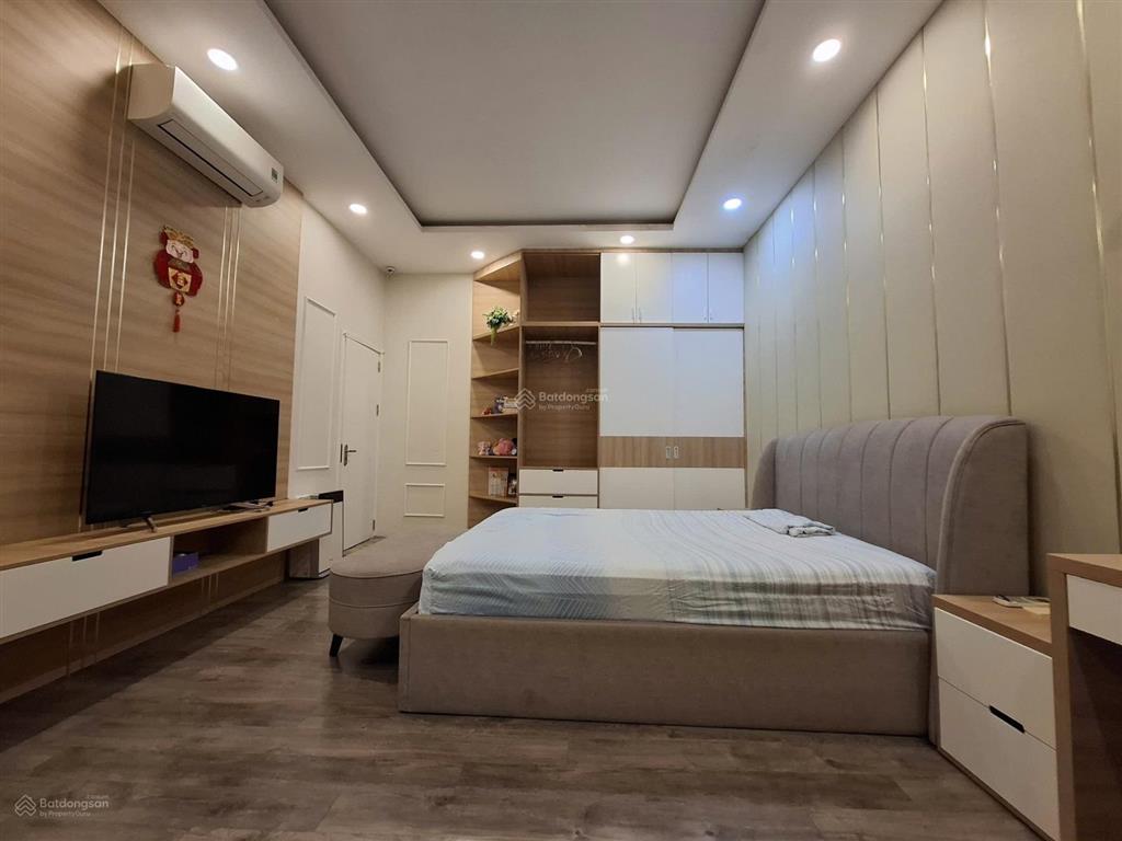 Bán nhà phố góc full nội thất đẹp tại mega ruby. mua  0909 121 *** tấn giàu