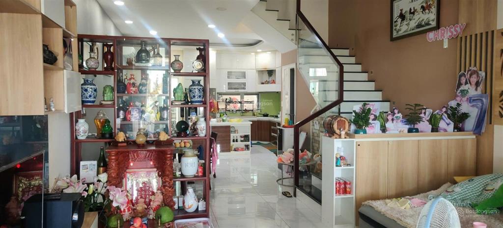 Bán căn 5x23m tại rosita garden full nội thất giá 8,6tỷ.  tấn giàu 0909 121 ***