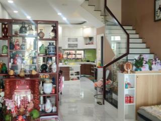 Bán căn 5x23m tại rosita garden full nội thất giá 8,5 tỷ.  tấn giàu 0909 121 ***
