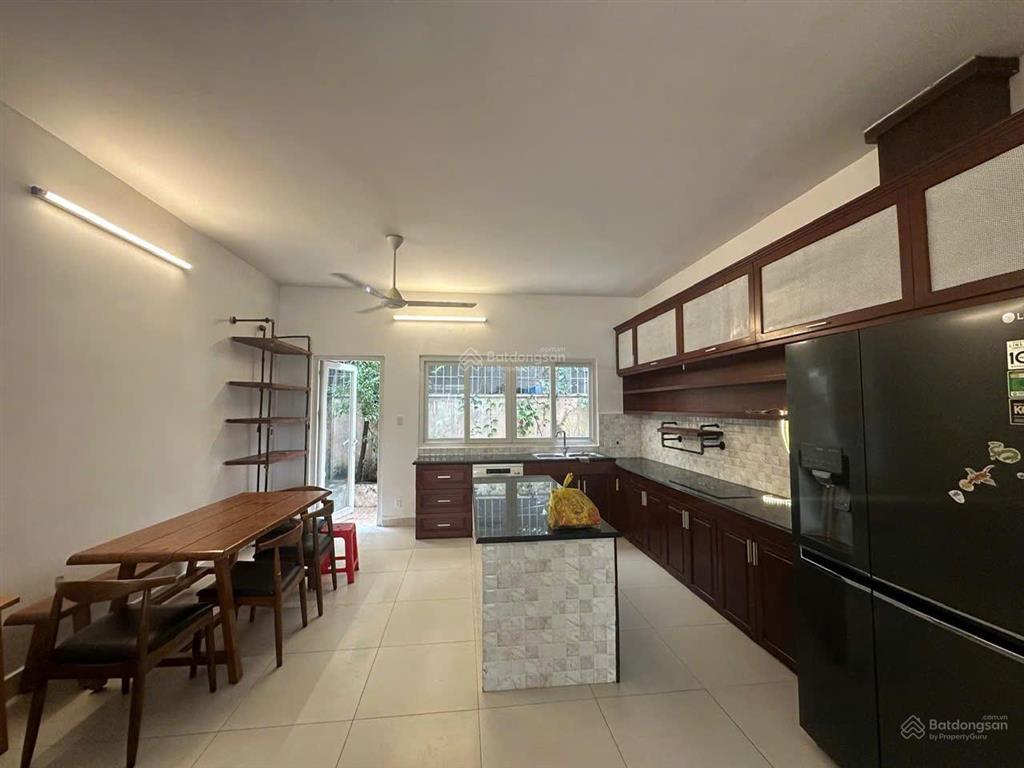 Bán nhà phố mega ruby 75m2  giá 9.8 tỷ xem nhà  tấn giàu 0909 121 ***