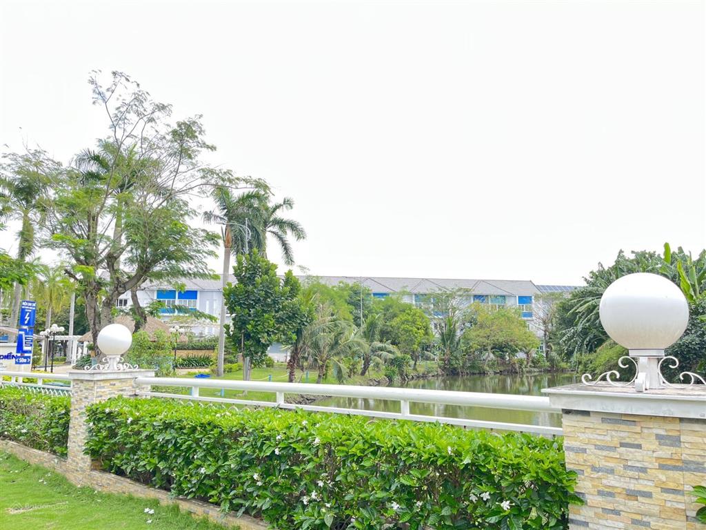 Bán nhà phố mega ruby 75m2  giá 9.8 tỷ xem nhà  tấn giàu 0909 121 ***