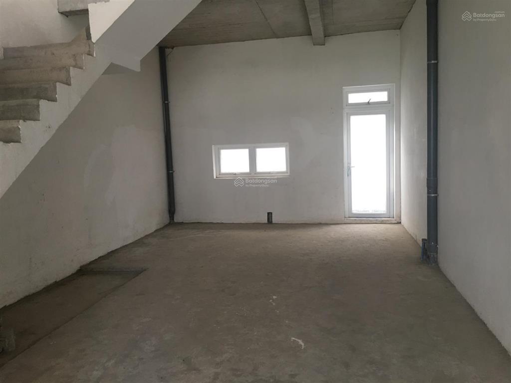 Bán căn nhà 75m2 htcb giá 10,5 tỷ.  tấn giàu 0909 121 ***