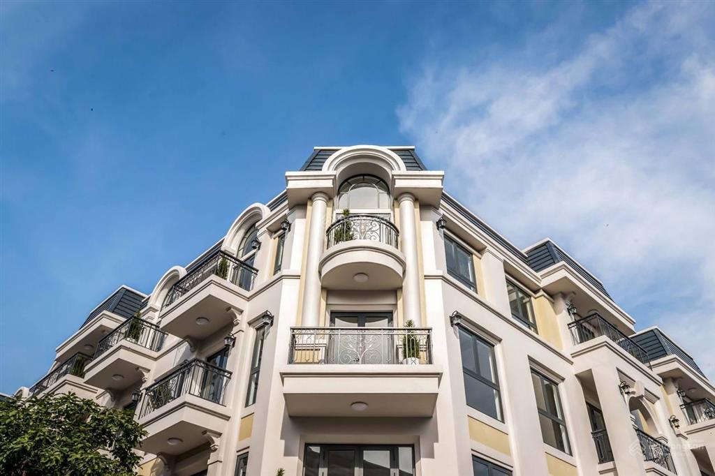 Bán căn nhà thô 90m2 tại the classia, giá 17,5 tỷ.  tấn giàu 0909 121 ***